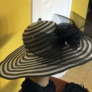 Black and White Sun Brim Hat